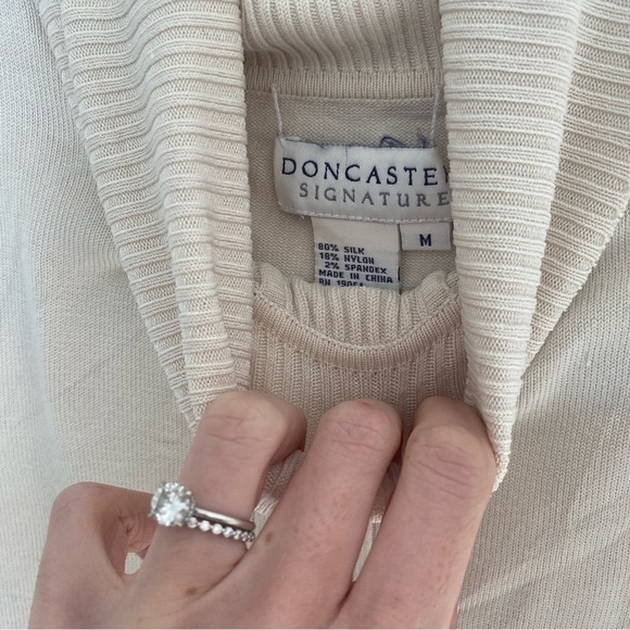 Doncaster Signature 80% Silk Cream Ribbed Turtleneck Sweater Medium - Picture 5 of 5